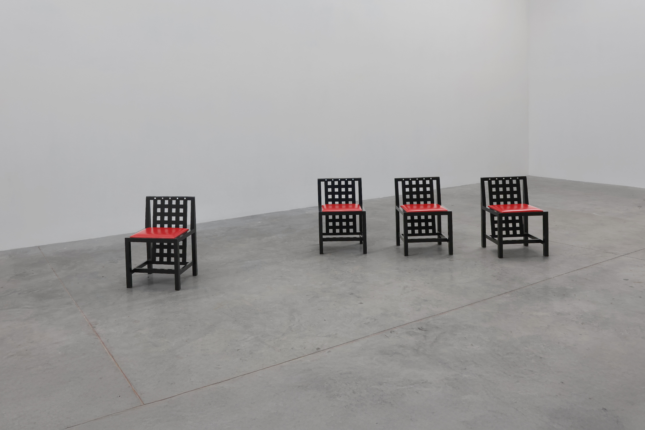 Set of 4 DS3 Dining Chairs by Charles Rennie Mackintosh for Atelier international, Italy 1970sthumbnail